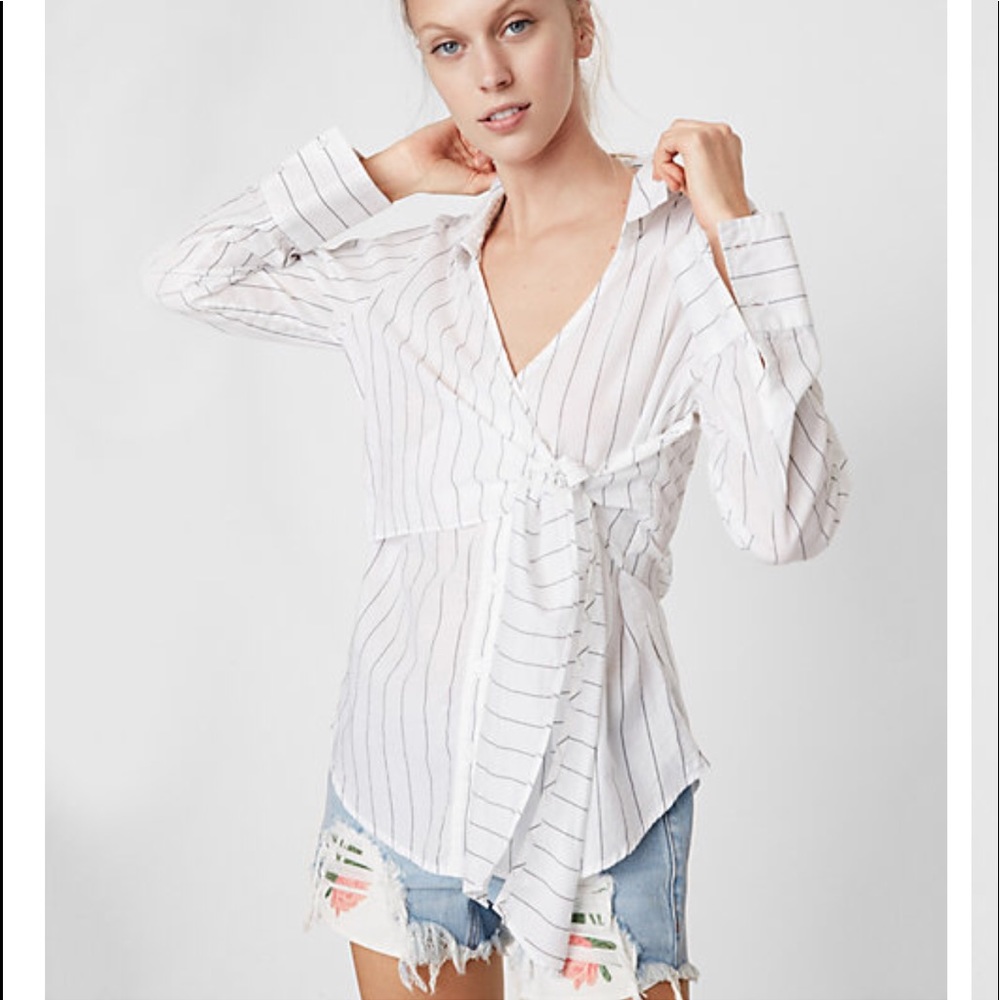 NWOT.  Express Tie front surplus blouse